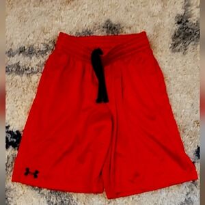 YOUTH BOYS Under Armour Red Mesh Gym Shorts Size M